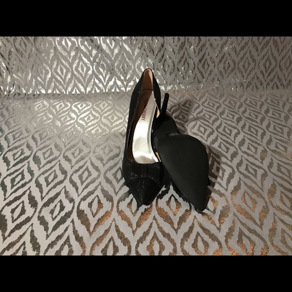Pointed Toe Heels - Picture 5 of 7
